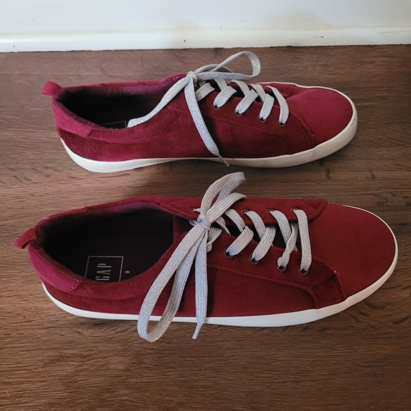NEW from the GAP - Burgundy Tennis Shoes - Picture 4 of 6